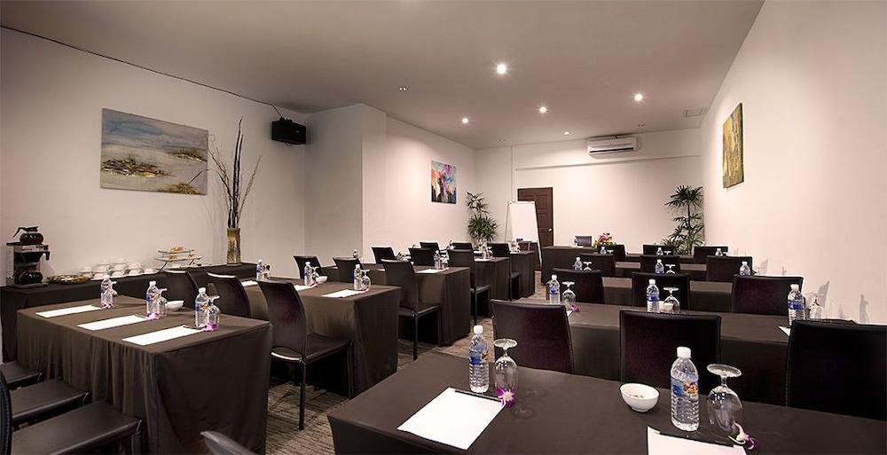 Gloria Swiss Hotel & Apartment Sandakan Business photo